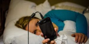 Mitos dan fakta Charger HP Semalaman